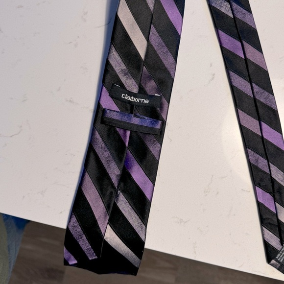 Claiborne Men's Purple Striped Silk Tie - Picture 2 of 3